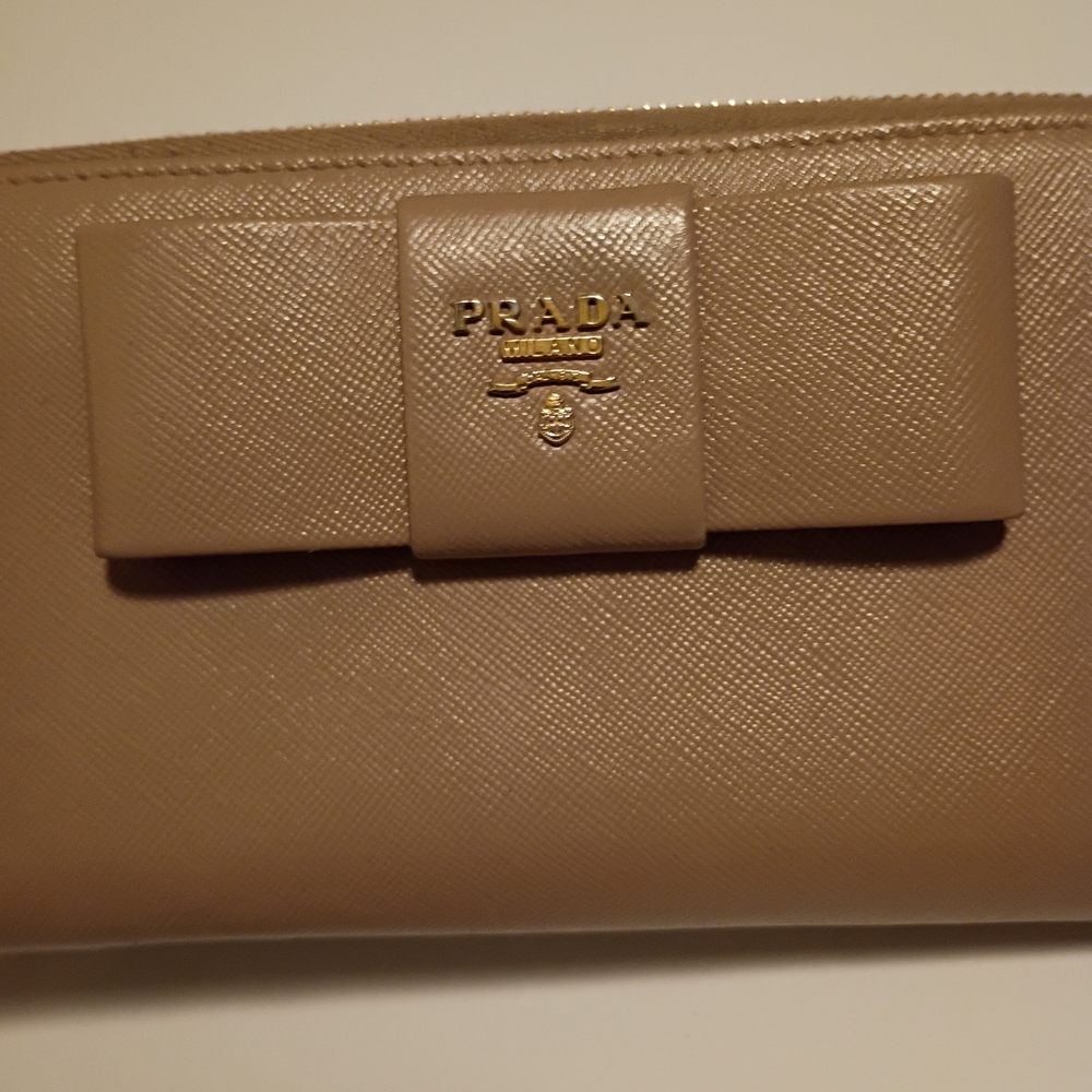 Prada Beige Saffiano Leather Bow Zip Around Wallet - Picture 2 of 6